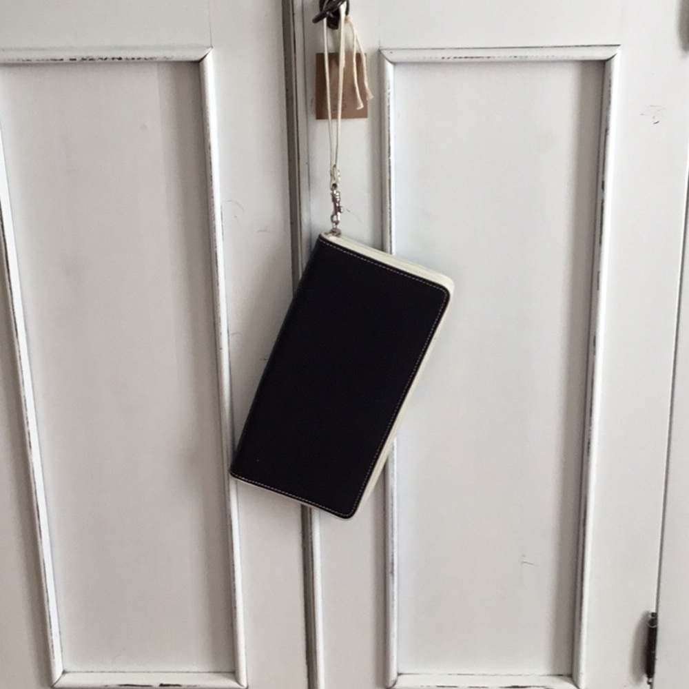 Loft Black and White Wristlet